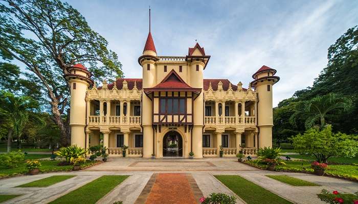 Palais de Sanam chandra, c'est l'une des meilleurs endroits à visiter à Bangkok 