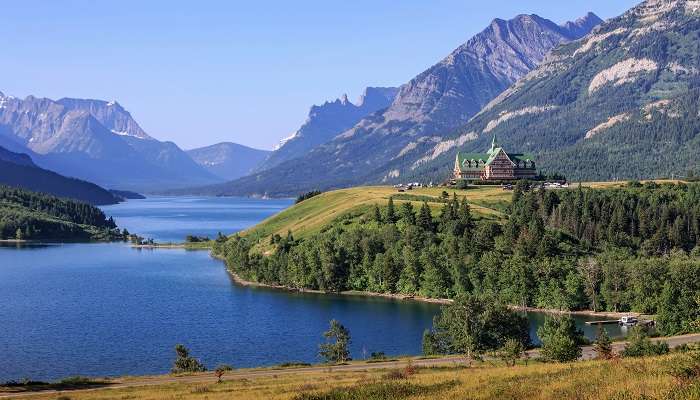 Lac-Waterton dans la parc national des lacs Waterton, c'est l'une des meilleurs endroits à visiter au Canada