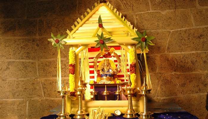 Statue du dieu hindou Ayyappa, c'est l'un des meilleur  lieux à visiter à Sakleshpur