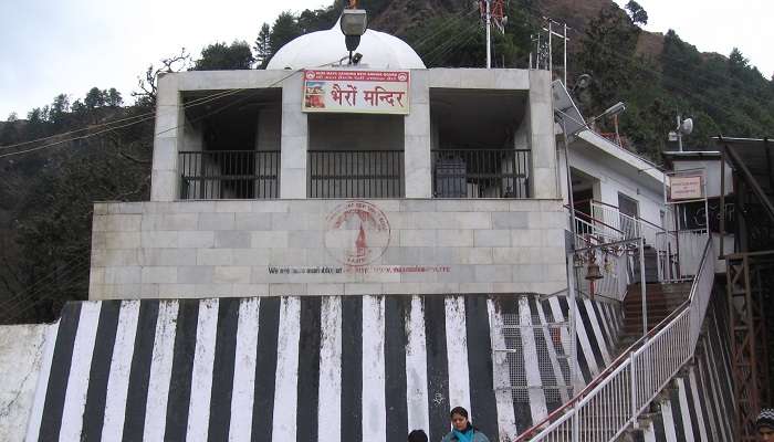 Explorez la Temple de Bhairavnath, c'est l'un des meilleur lieux à visiter à Katra