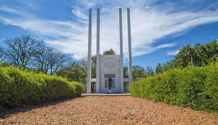 Explorez la Mémorial de guerre français, c'est l'une des meilleur lieux à visiter à Pondichéry