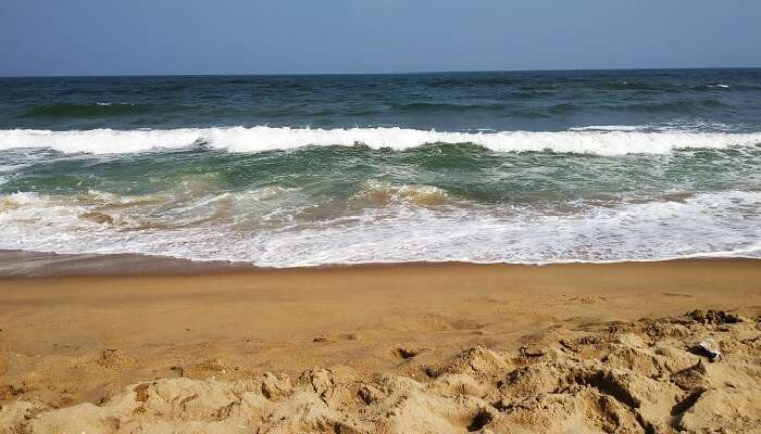 La plage d'Akkarai, c'est l'une des meilleur lieux à visiter à Chennai