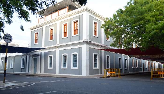 Explorez Shri Aurobindo Gosh Ashram, C'est l'une des meilleur lieux à visiter à Pondichéry