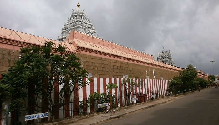 Temple de Parthasarathy, c'est l'une des meilleur lieux à visiter à Chennai