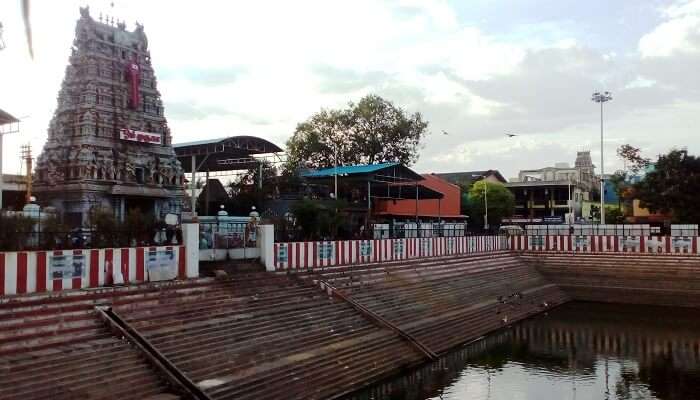 Temple de Vadapalani Murugan, c'est l'une des meilleur lieux à visiter à Chennai