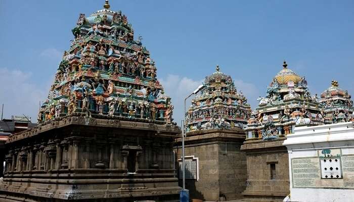 Explorez la Temple de Kapaaleshwar, c'est l'une des meilleur lieux à visiter à Chennai