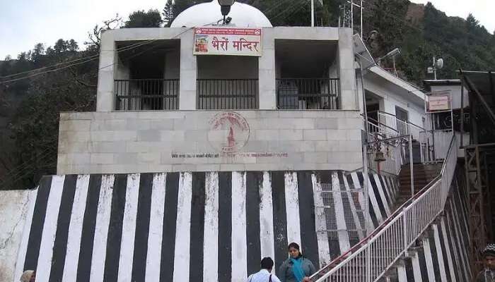 भैरो बाबा मंदिर जम्मू में घूमने के लिए सबसे अच्छी जगहें है