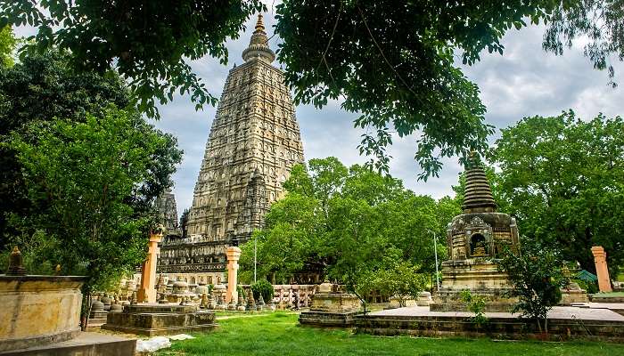 Vue du temple de la Mahabodhi à Bodh Gaya