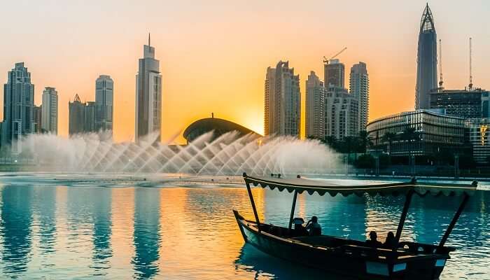 Découvrez la belle ambiance de la fontaine chantante à Dubaï