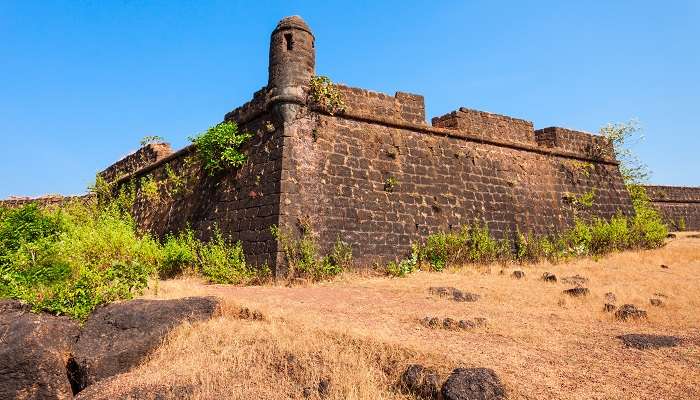 fort de Chapora, c'est l'une des meilleur  endroits à visiter à Goa