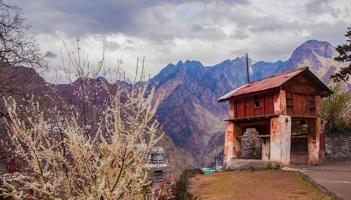 Joshimath, c'est la lieux religieuse,