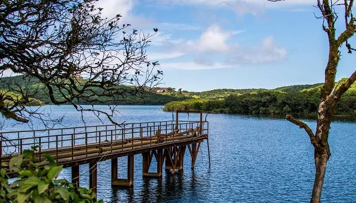 La belle vue de lac de Vena en Mahabaleshwar, c'est la meilleur destinations de vacances en Inde