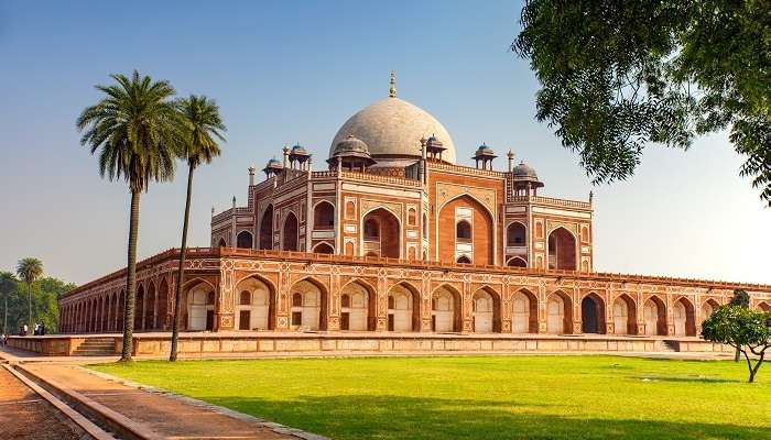 Le vue de tombeau de Humayun à New Delhi, c'est l'une des meilleur lieux à visiter en Inde