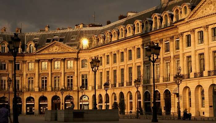 La vue nocturne de Place de Vendome, 