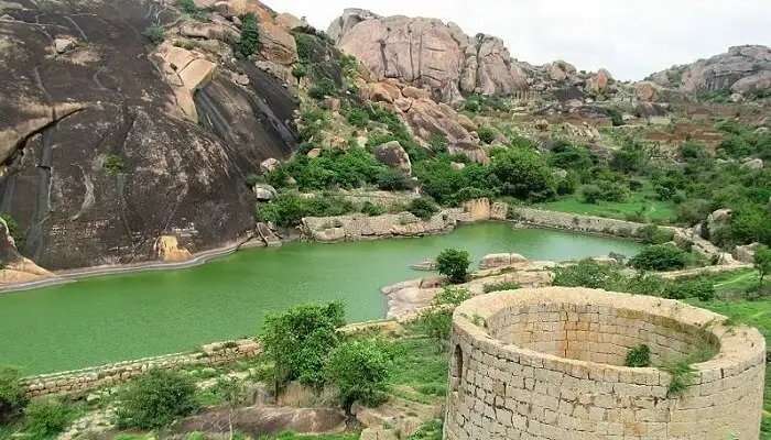 चित्रदुर्ग बेंगलुरु के आसपास एक दिन में देखने लायक जगहें है