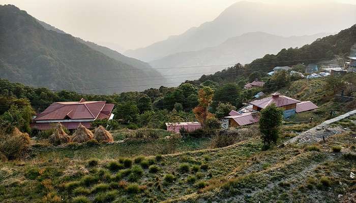 पंगोट उत्तराखंड में घूमने के लिए स्थान है