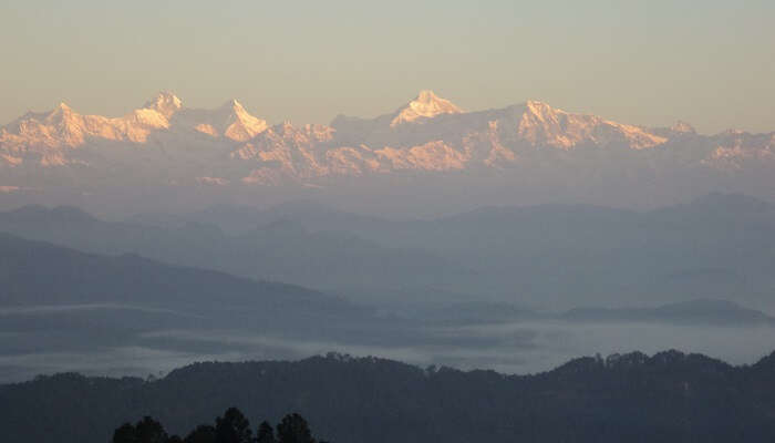 पाताल भुवनेश्र्वर उत्तराखंड में घूमने लायक अनोखी जगह है