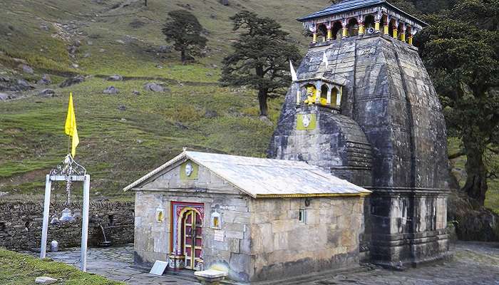 मध्यमहेश्र्वर उत्तराखंड का दर्शनीय स्थल है