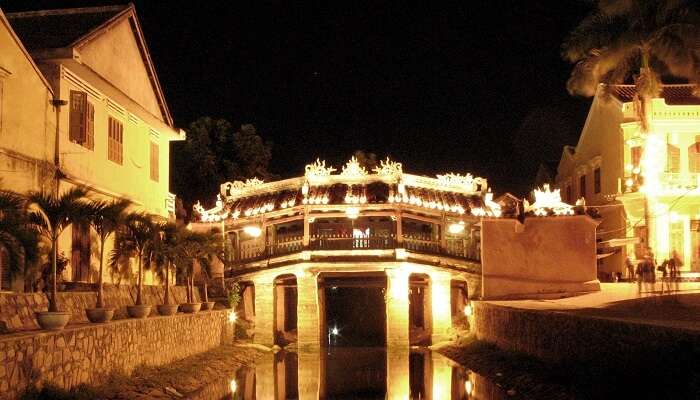 La vue noturne de Hoi An, c'est vue magnifique, 