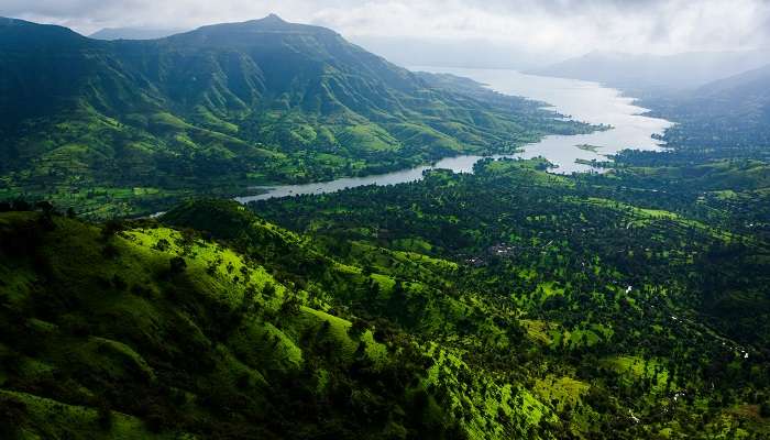 Lonavala, Maharashtra, c'est l'une des meilleures stations de montagne en Inde