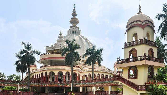 La vue magnifique de Temple de Mayapur, c'est l'une des meilleur escapades de week-end au départ de Kolkata