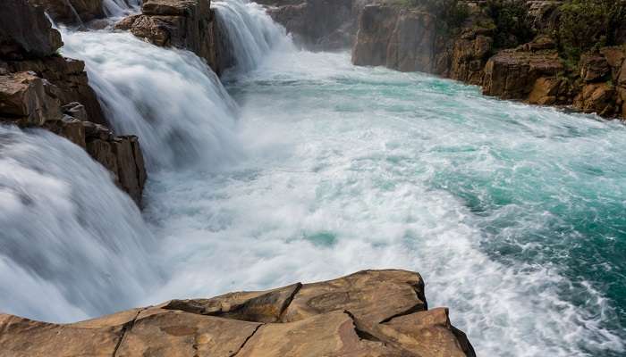 La vue incroyable de Panimoor Falls, c'est l'une des meilleur endroit touristique de l’Assam