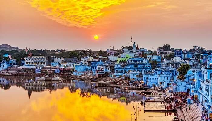 Pushkar, lac sacré au coucher du soleil