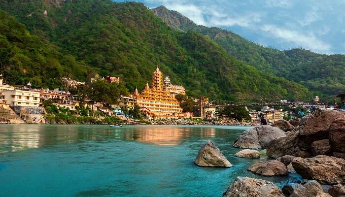 Vue sur le fleuve Ganga à Rishikesh, c'est l'une des meilleur escapades de week-end au départ de Gurgaon