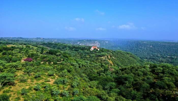 Sohna, entrourepar le collines d'Aravalli, c'est l'ne des meilleur escapades de week-end au départ de Gurgaon