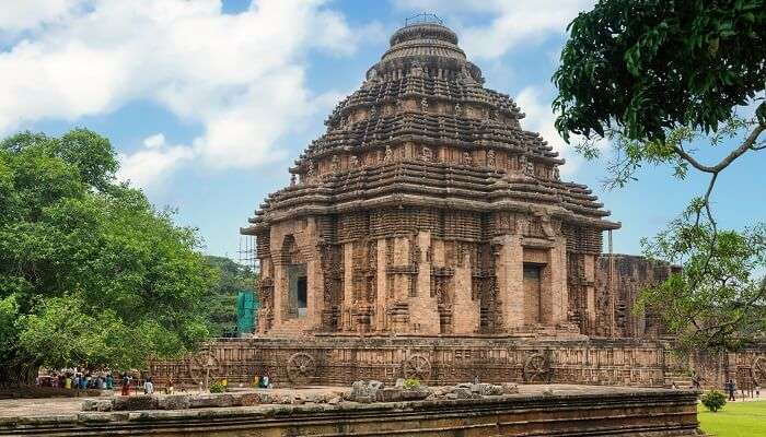 पुरी में घूमने के लिए सबसे अच्छी जगहों में से कुछ हैं जगन्नाथ मंदिर