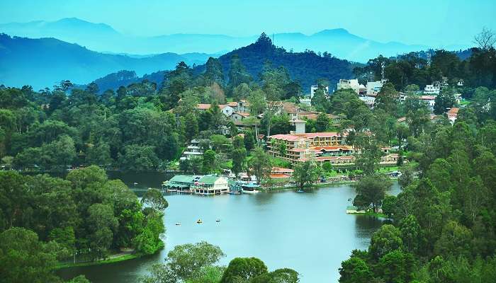 La vue de lac Kodaikanal, Tamil Nadu C’est l’une des meilleurs lieux touristiques en Inde du Sud pendant l’été