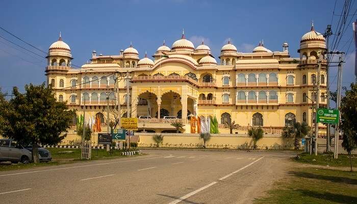 Noor Mahal, Karnal Haryana, c'est l'une des meilleurs complexes hôteliers près de Delhi