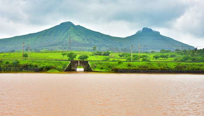 इगतपुरी गर्मियों में महाराष्ट्र में घूमने के की जगहें है