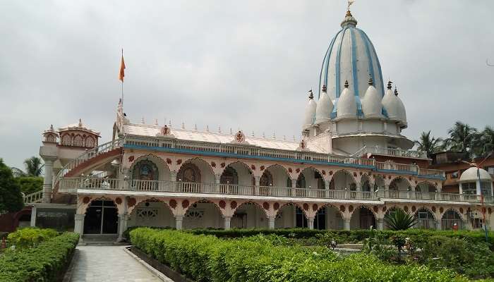 इस्कॉन मंदिर का चैन्नई का लोकप्रिय मंदिर है