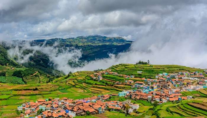 पहाड़ियों की रानी" के रूप में प्रसिद्ध, ऊटी दक्षिण भारत का सबसे प्रसिद्ध हिल स्टेशन है