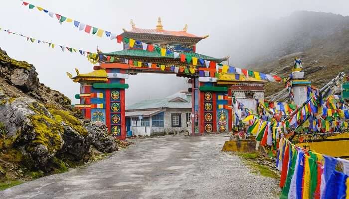 तवांग मई में परिवार के साथ भारत में घूमने के लिए सबसे अच्छे पर्यटन स्थलों में से एक है