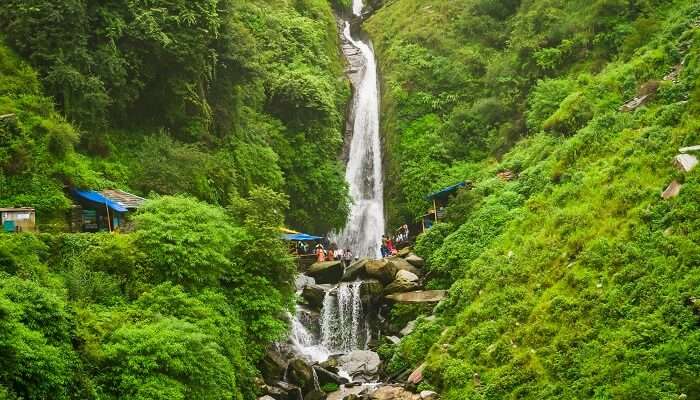 भारत के सर्वश्रेष्ठ पर्यटन स्थलों में से एक मैक्लोडगंज है