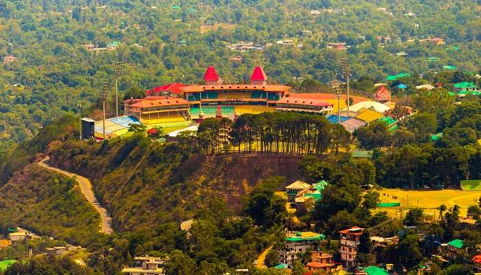 भारत के सर्वश्रेष्ठ हिल स्टेशन में से एक मैक्लोडगंज है