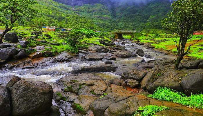 लोनावला भारत में बजट यात्राओं में से एक है