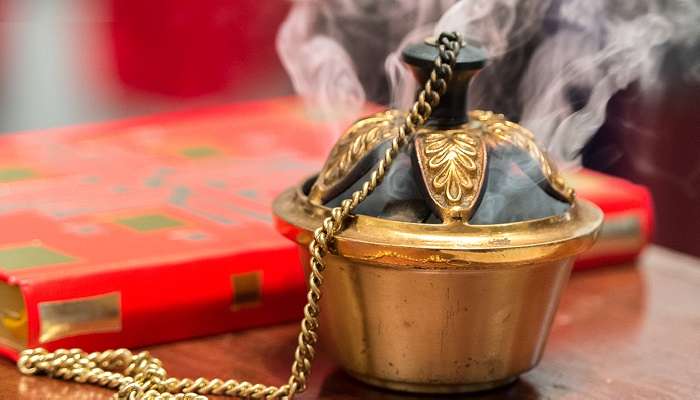 Oudh Bakhoor, meilleures choses à acheter à Dubaï