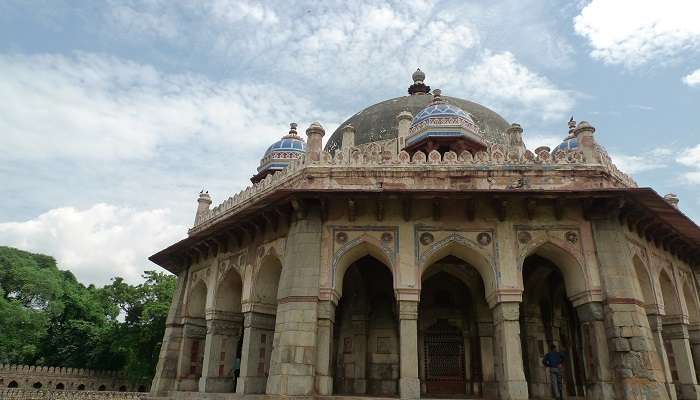 The first mosque in India was Quwwat-ul-Islam Masjid, among the interesting facts about Qutub Minar.