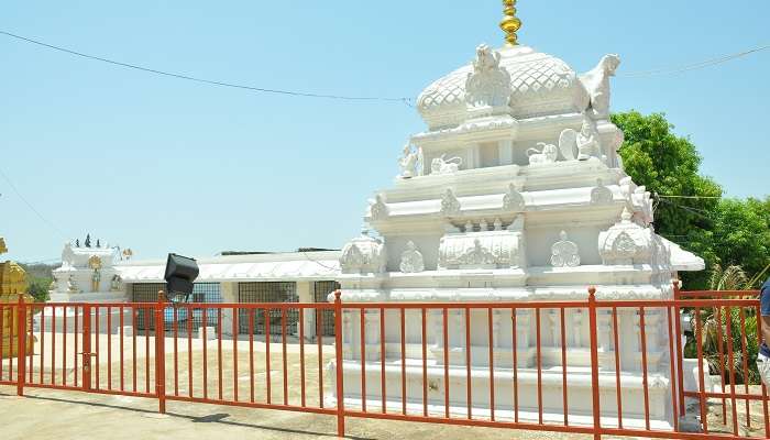 हैदराबाद के पास हिल स्टेशन में से एक अनंतागिरी हिल्स है