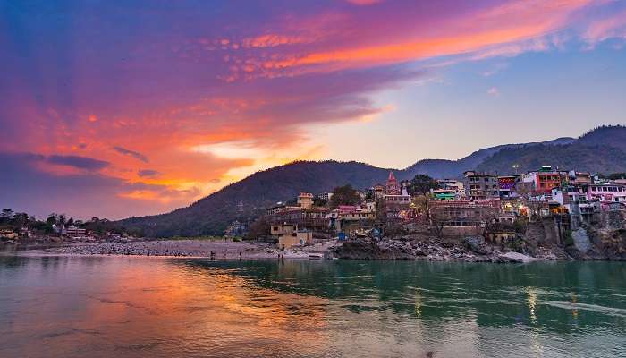 ऋषिकेश में घूमने के लिए कई अन्य आध्यात्मिक और साहसिक स्थान हैं