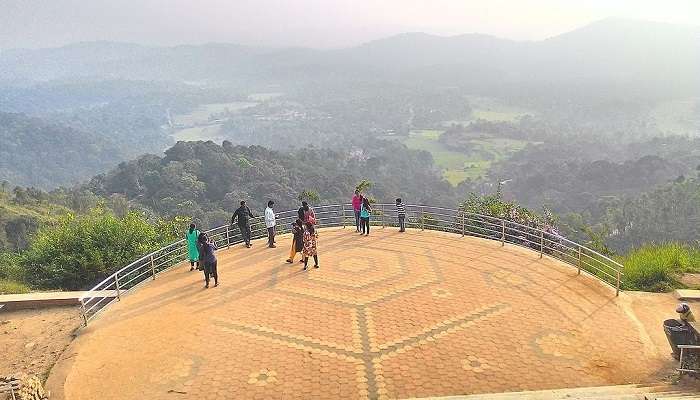 हैदराबाद के पास हिल स्टेशन में से एक कूर्ग है