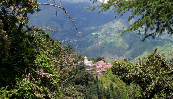 चकराता दिल्ली के पास घूमने योग्य स्थान है