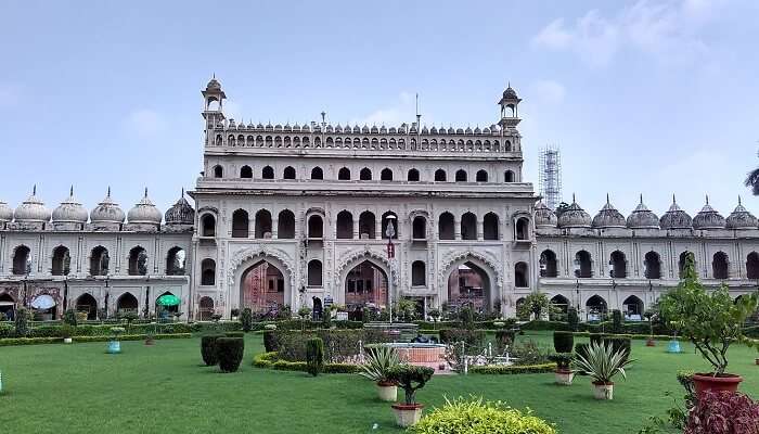 Bara Imambara, Lucknow, C’est l’une des meilleurs lieux historiques célèbres en Inde