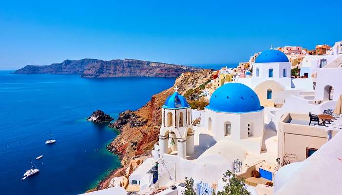 la vue magnifique de Grece, C’est l’une des meilleurs pays européens les moins chers à visiter depuis l’Inde