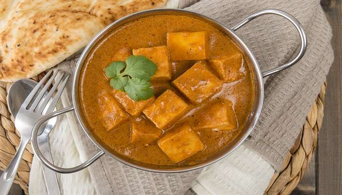 Paneer Makhani ou Shahi Paneer servie sur la Table, C’est l'une des meilleurs restaurants de Bangalore 