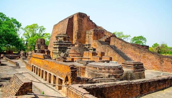 Universite de Nalanda, Bihar, C’est l’une des meilleurs lieux historiques célèbres en Inde