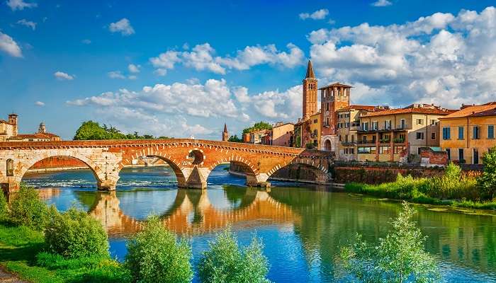 Verone, C’est l’une des meilleures destinations de lune de miel en Italie